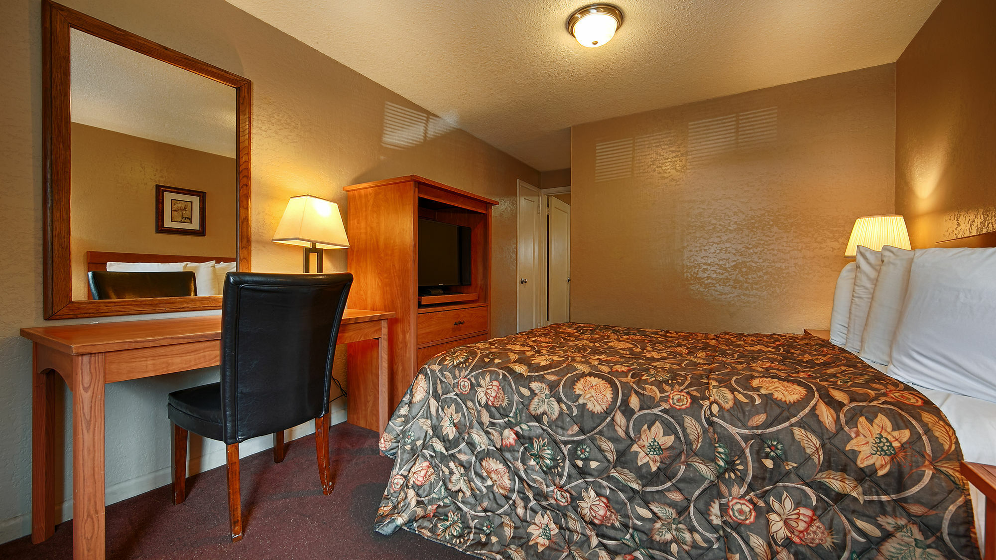 Travelodge By Wyndham Eugene Downtown/University Of Oregon Экстерьер фото