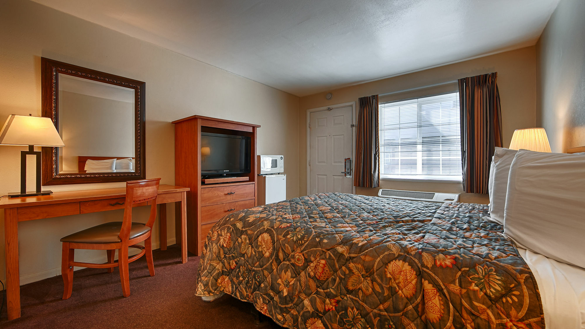 Travelodge By Wyndham Eugene Downtown/University Of Oregon Экстерьер фото