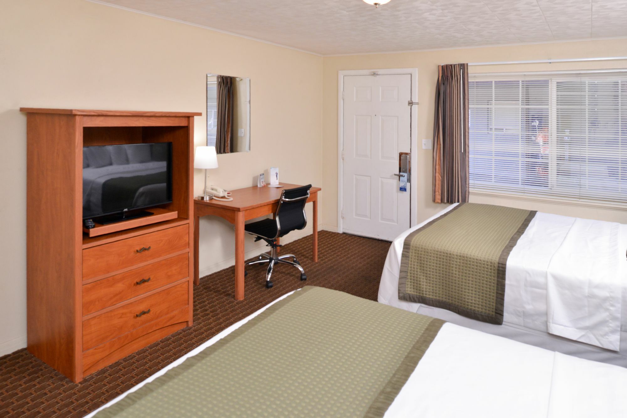 Travelodge By Wyndham Eugene Downtown/University Of Oregon Экстерьер фото